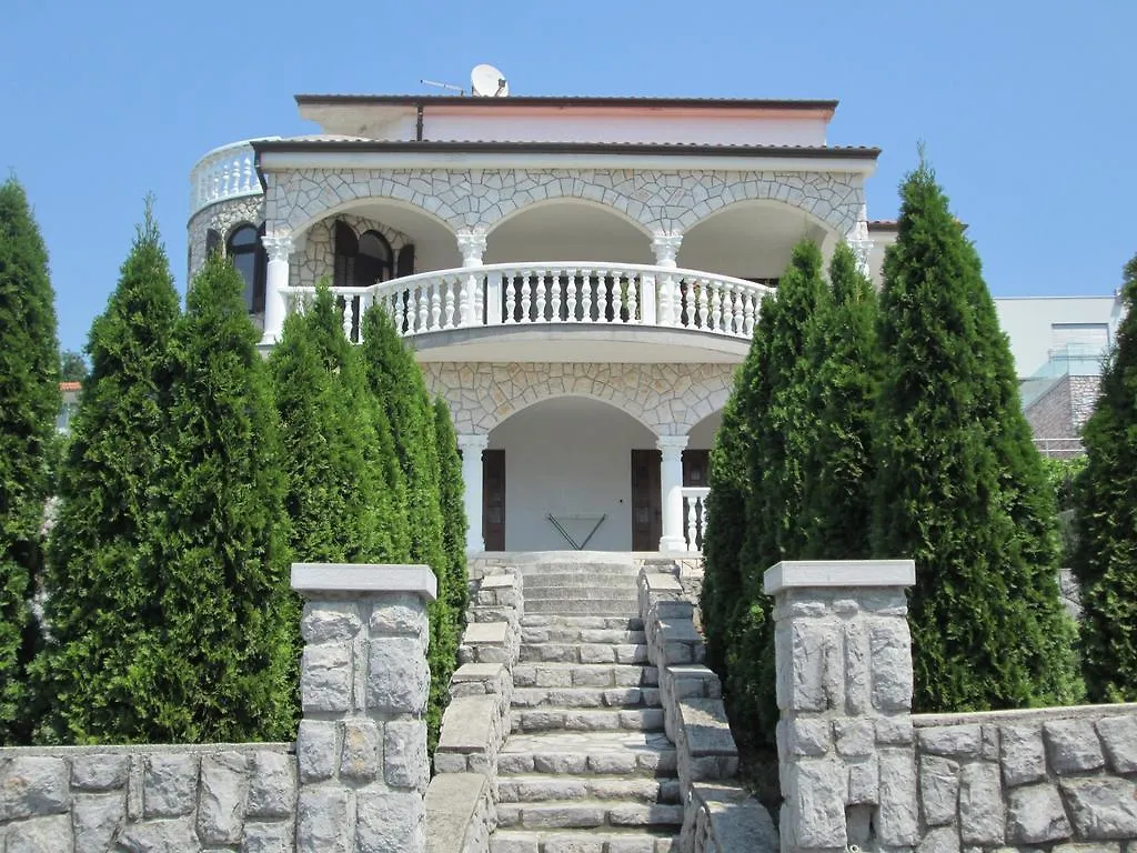 Apartments Villa Sandra Opatija 0*,